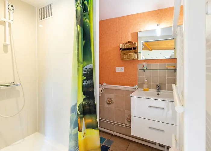 Entre Plages A 2kms Et Foret Holiday home