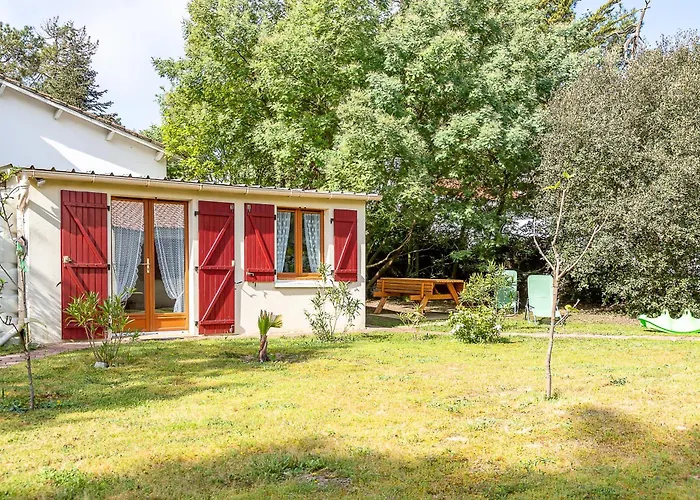 Entre Plages A 2kms Et Foret Holiday home *