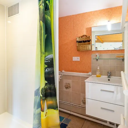 Entre Plages A 2kms Et Foret Holiday home